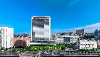 深圳龍華區(qū)人民醫(yī)院-上線鐵軍智能閘機(jī)