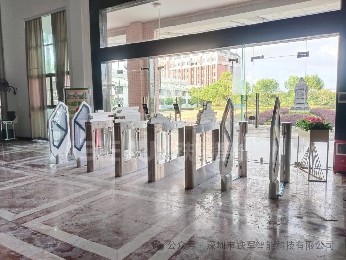 暴雨不懼、極寒無憂：鐵軍智能大學(xué)人行通道閘機(jī)的環(huán)境適應(yīng)性突破