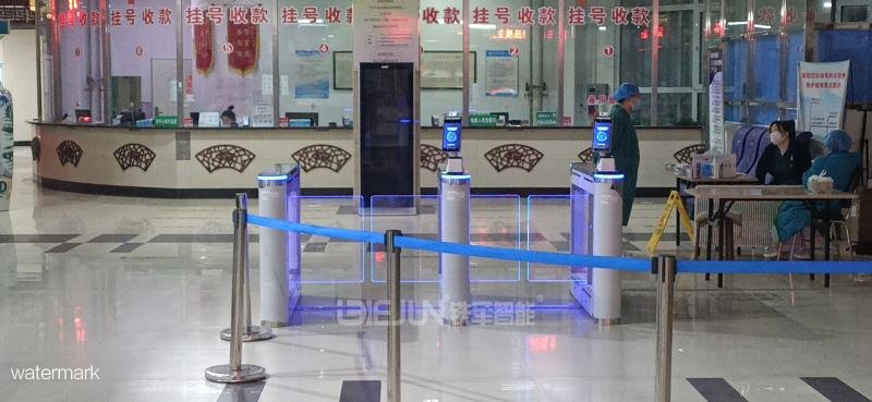 吉林省松原某人民醫(yī)院測溫人臉識別+小擺閘案例