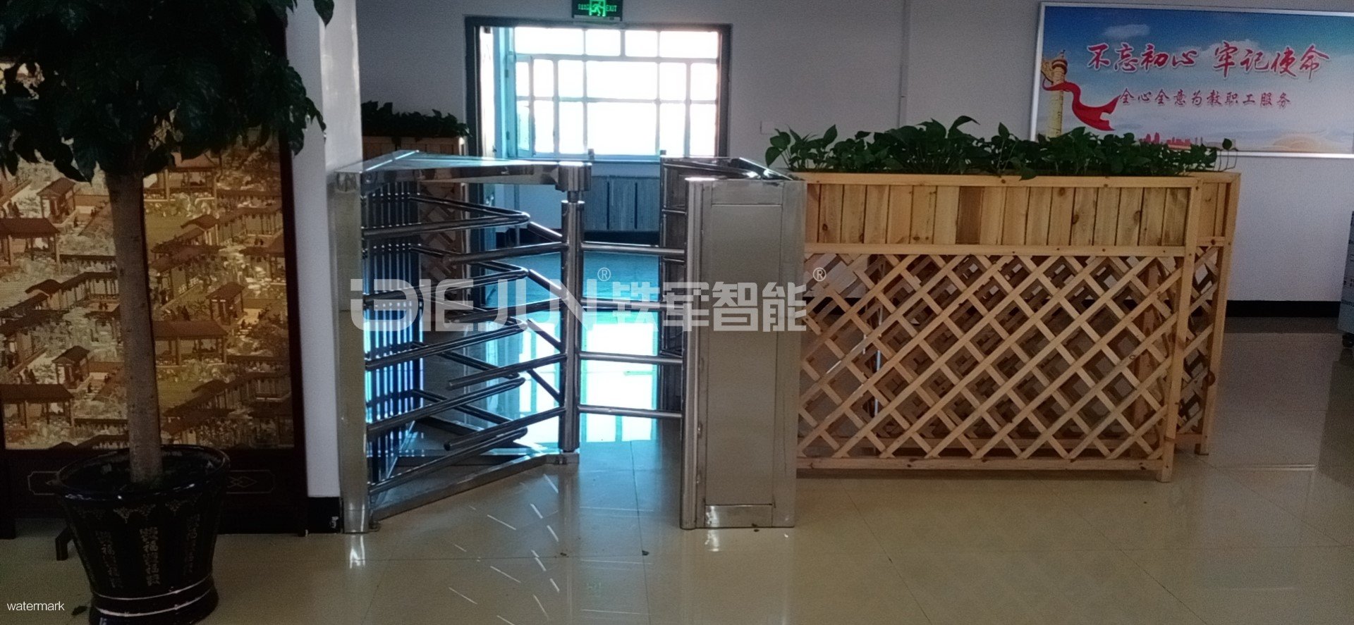 吉林師范大學食堂半高轉(zhuǎn)閘案例