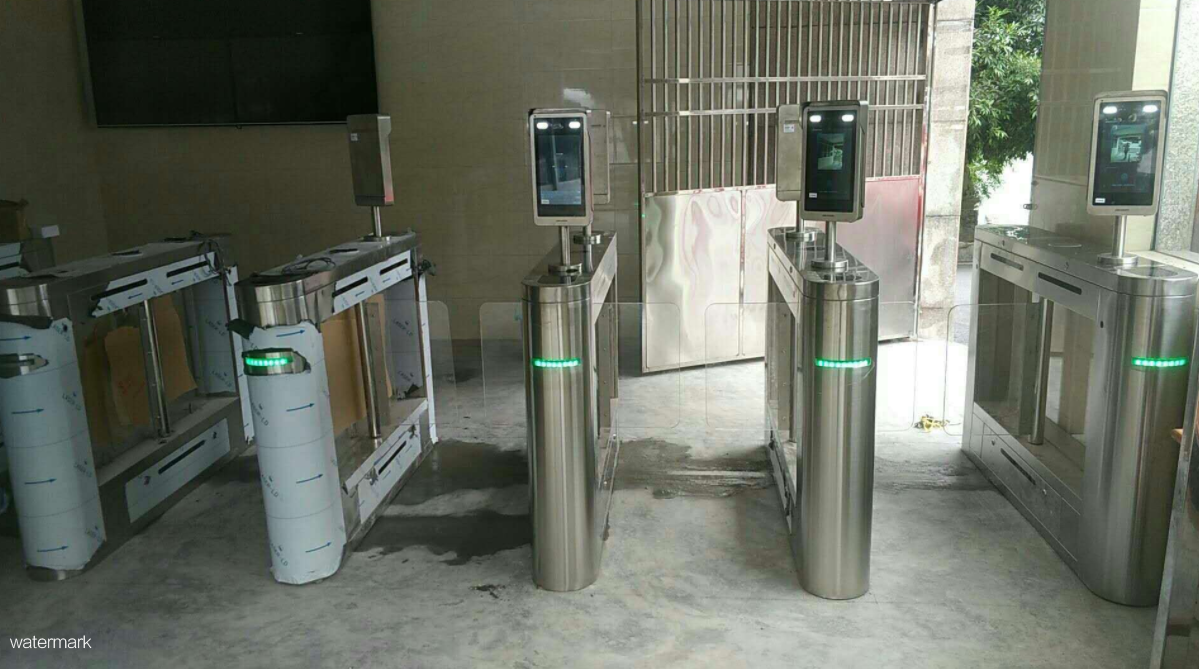 疫情防控之下出入口智能門禁閘機需多加一把測溫鑰匙