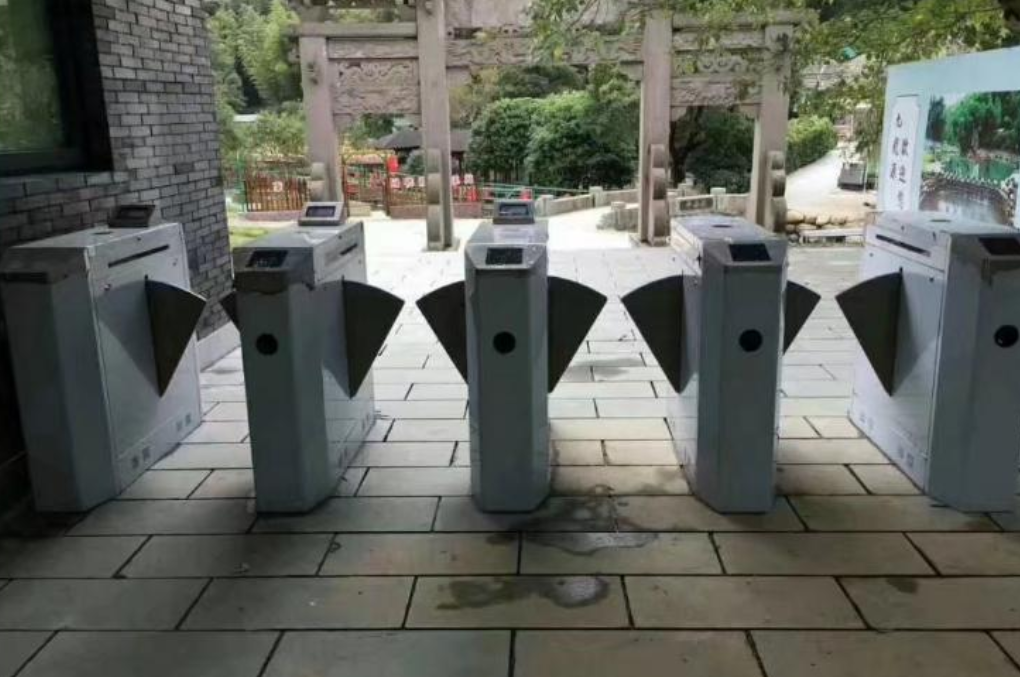 小區(qū)人臉識別門禁閘機的選購標準